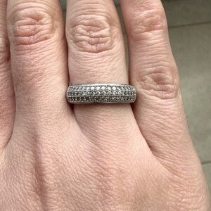 Elegant Silver Band Ring size 8